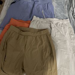 Medium Size Lululemon “lot” 