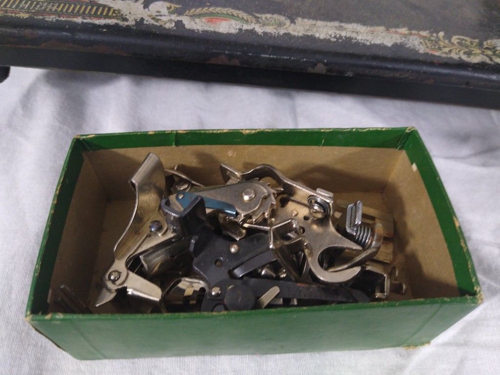 Antique 1910 Singer Sewing Machine G Series G0469742
