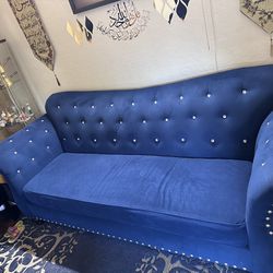Sofa and loveseat set like new condition Nave blue coler 