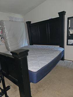 Queen Bedroom And King Size Sería Mattress