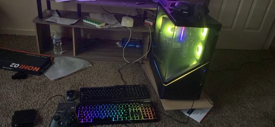 Cyber power gaming pc + accessories