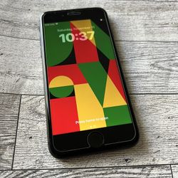 iPhone  iPhone 8  (64GB) UNLOCKED  🌎 DESBLOQUEADO  For All Carriers  🔥