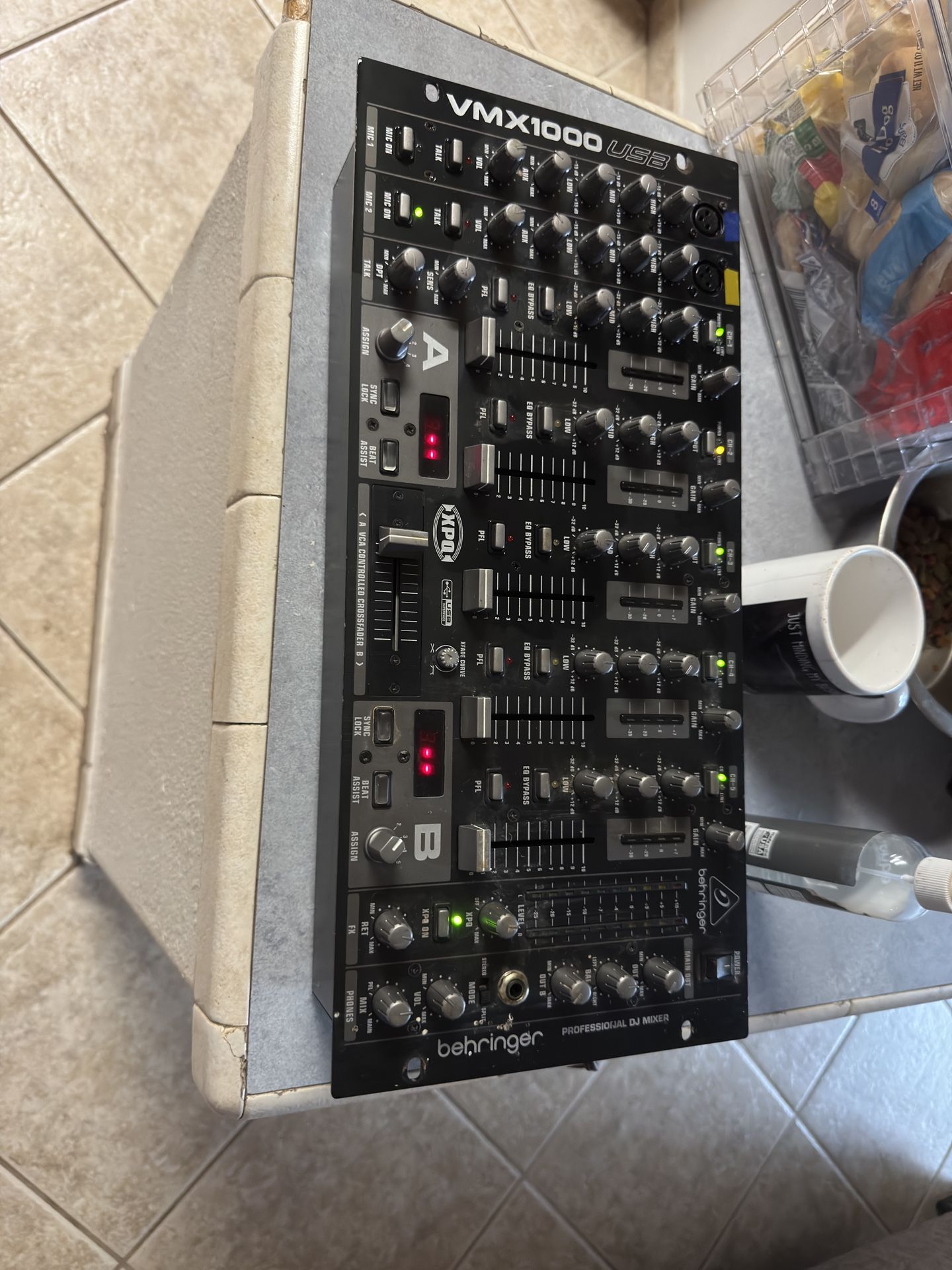 Behringer Pro Mixer VMX1000USB 