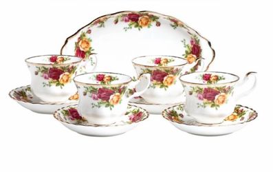Royal Albert NIB Royal Albert Old Country Roses 9 Piece Hostess Set