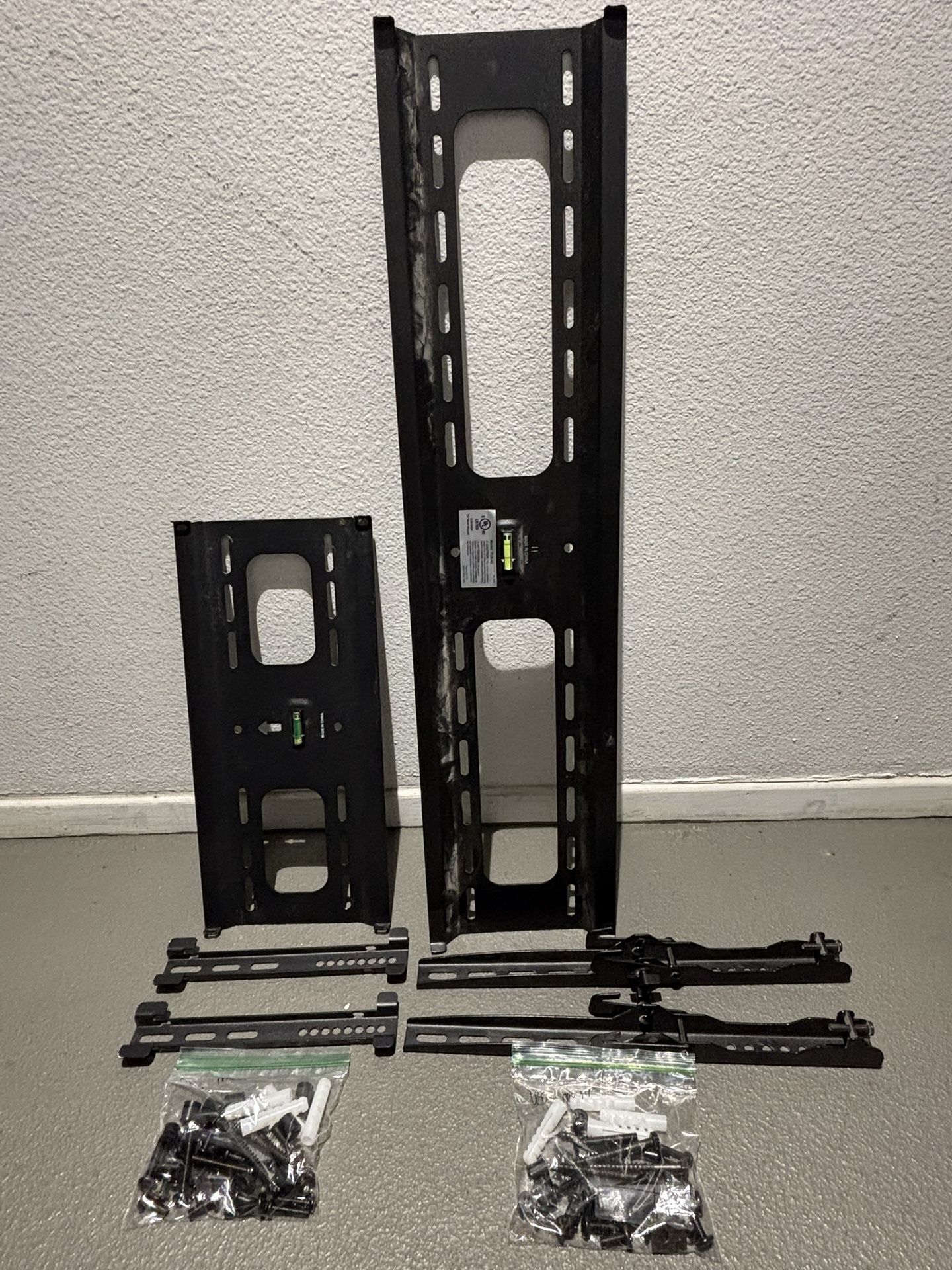 TV WALL MOUNTS