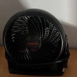 Honeywell turbo force 11 inch HT 100 series desk fan adjustable head