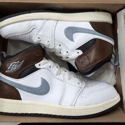 Jordan 1 Mid 