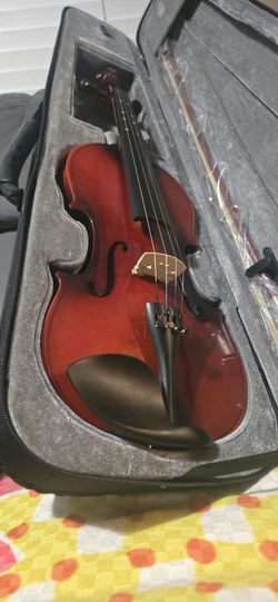 4/4 VIOLIN  $59. In great condition