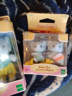 Brand New Elephant Family Calico Critters  6  figurines Mom Dad twins  baby
