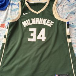 Giannis Antetokoumpo Size XL.