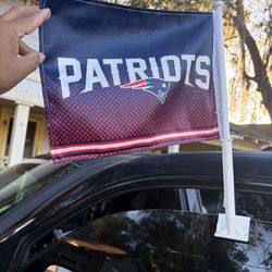 2 patriots window flags