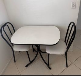 Kitchenette table and chairs