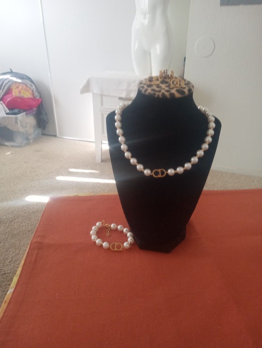 jewelry Y Set Of 4 Pieces