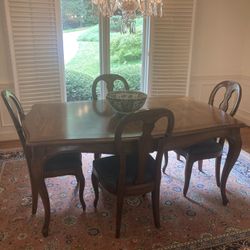 Table  And Chairs 