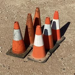 18” TRAFFIC CONES