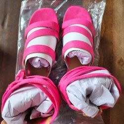 Pink Sandals 👡