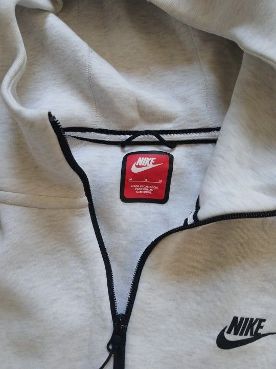 Nike Tech