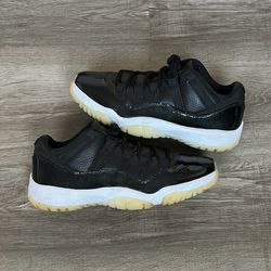 Jordan 11 low 72-10 size 8.5