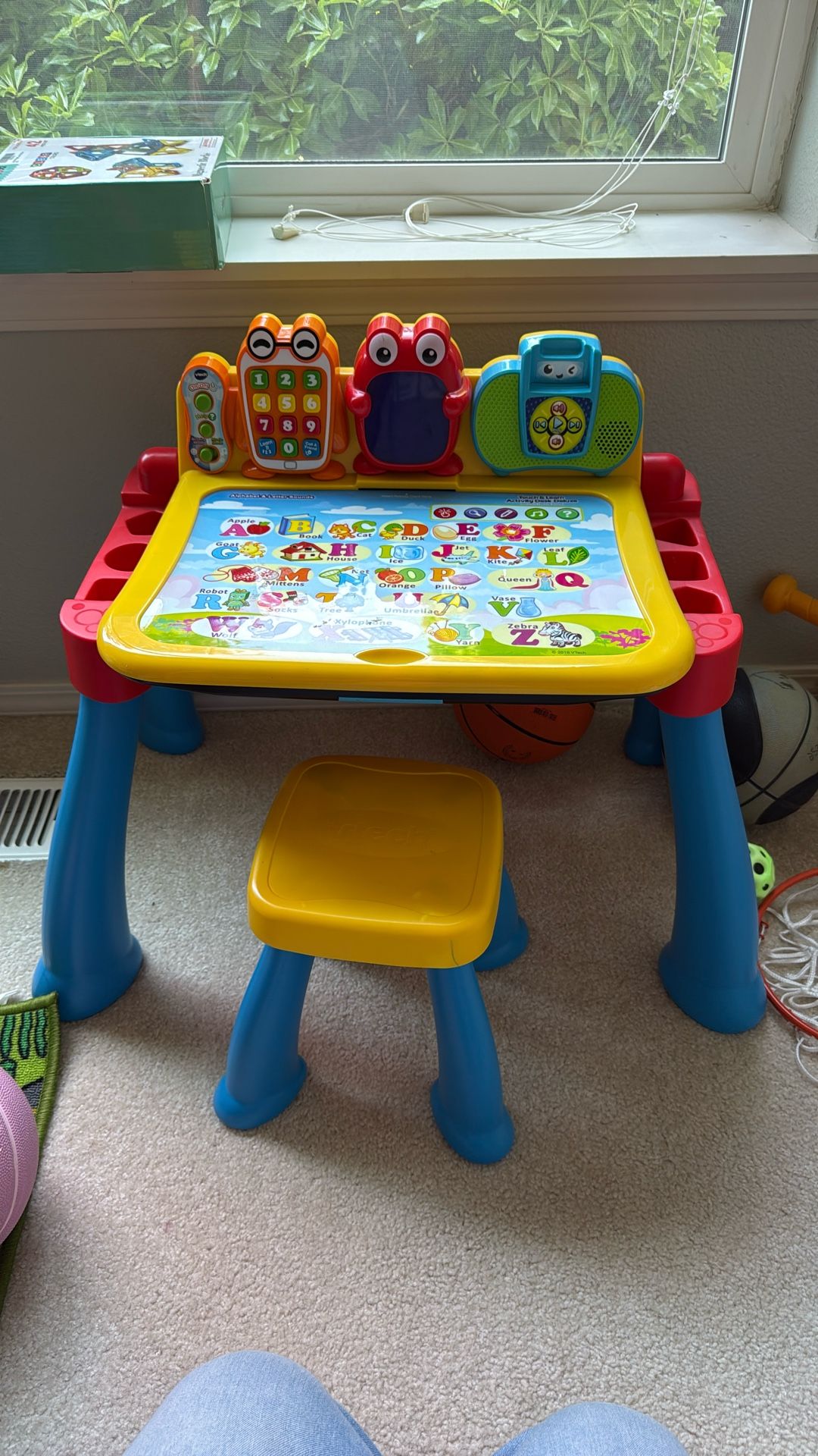 VTech Touch and Learn Activity Desk Deluxe