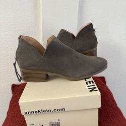 Anne  Klein Ladies Boots (new