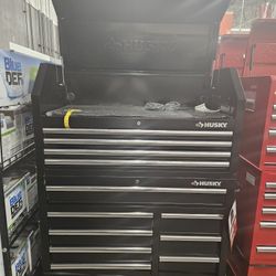 42 " By 18" 12 Drawers Husky Tool Chest And Cabinet Combo.