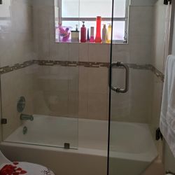 Clear 3/8 tempered glass shower doors