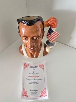 Royal daulton figurines (CHECK ALL PHOTOS)