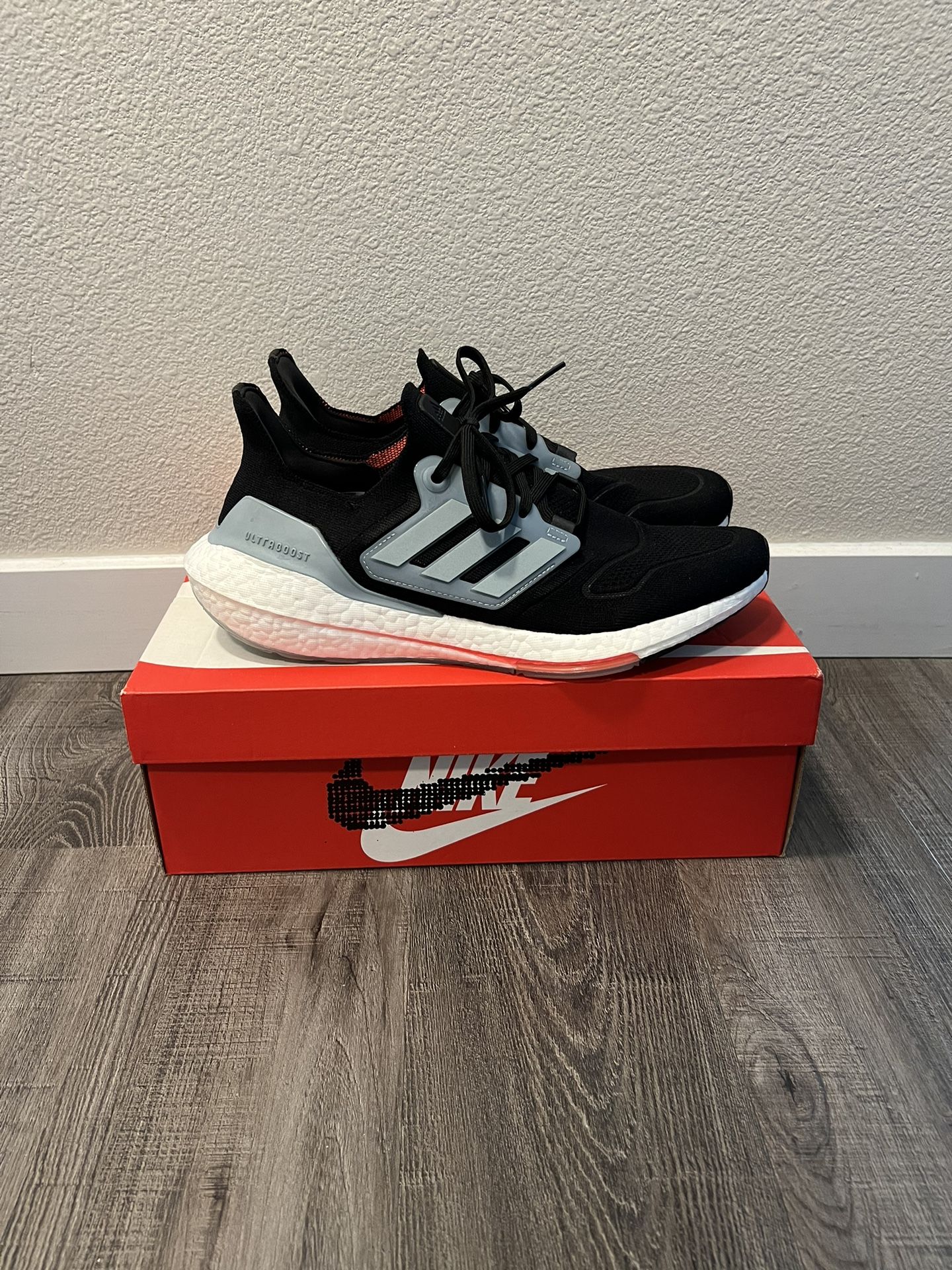 Adidas Ultraboost 22 Size 11