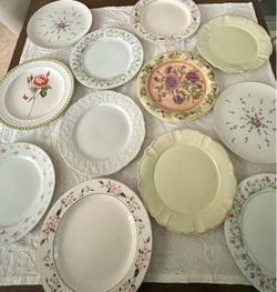 12 vintage dinner plates