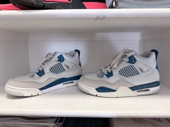Air Jordan 4 Retro Military Blue Sneakers