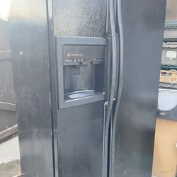 GE Refrigerator