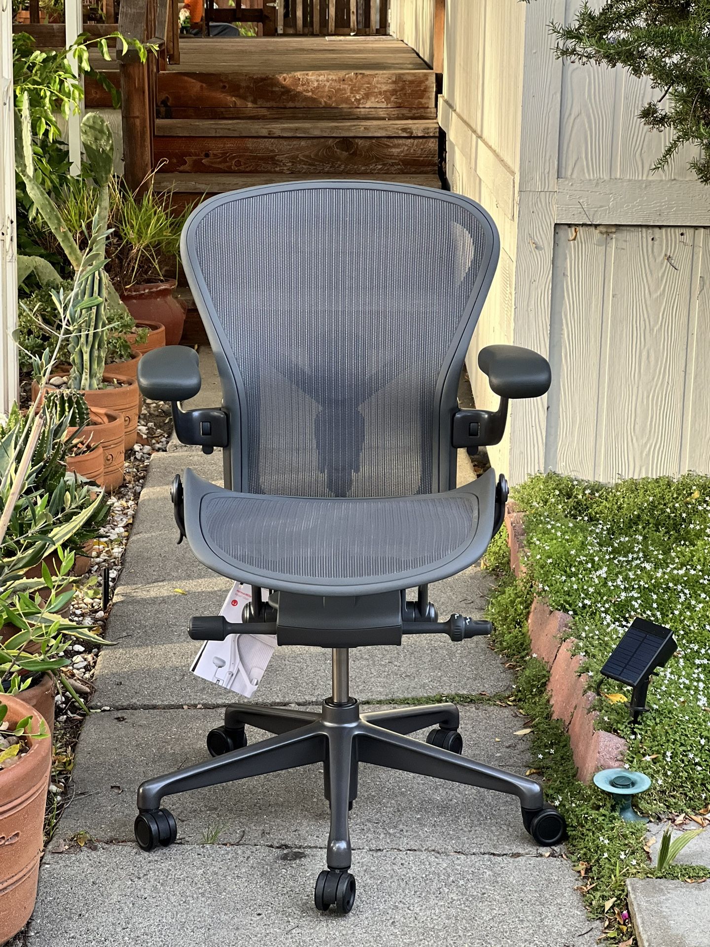 Herman Miller Aeron With Posturefit SL Carbon Color (Rare)