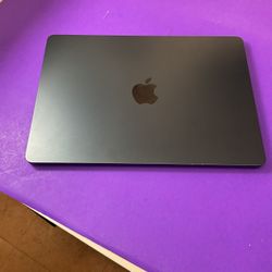 MacBook Air 13.6” M2 | 8GB RAM 256GB SSD | 100% Battery Health – 43 Cycles