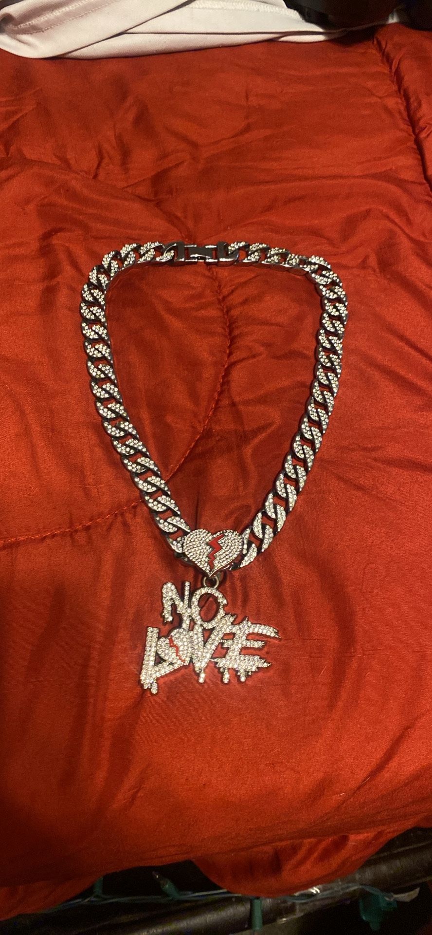 NO L💔VE CHAIN