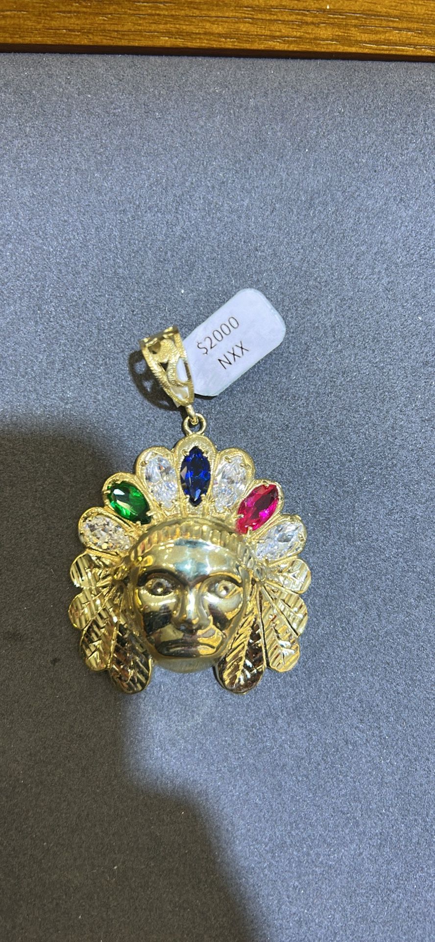 10KT GOLD INDIAN HEAD COLORED PENDANT