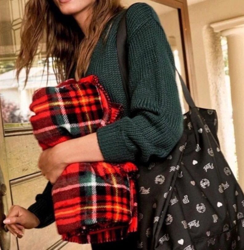 Victoria’s Secret Pink Fleece Blanket & Tote