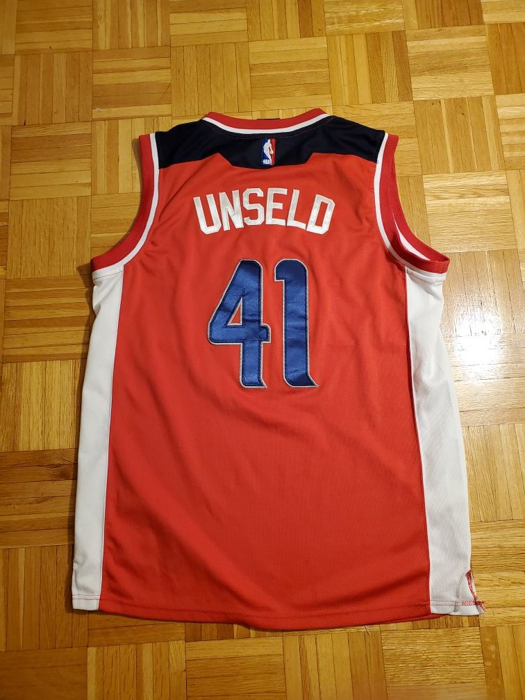 Wes Unseld Large Washington Bullets Jersey in Very Good Condition