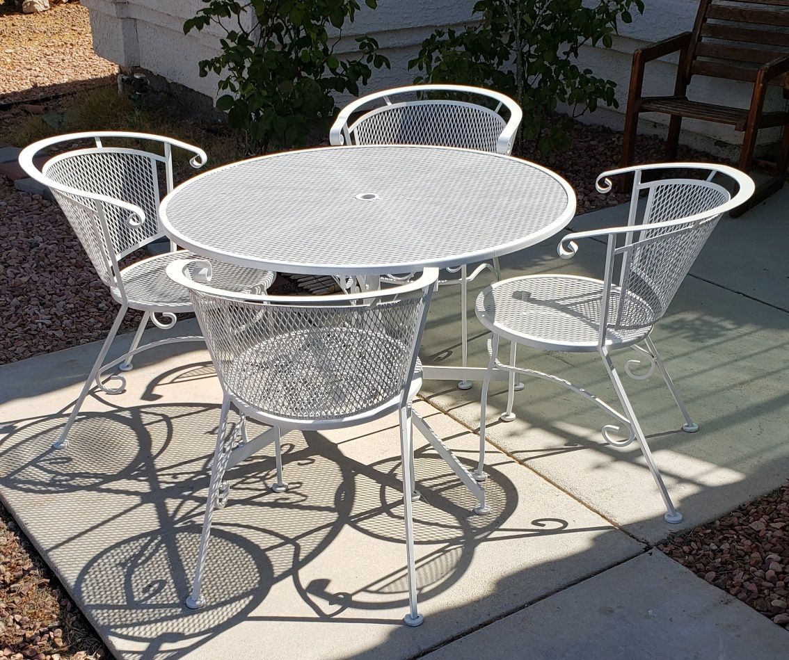 Vintage 5 Piece White Wrought Iron Patio Set