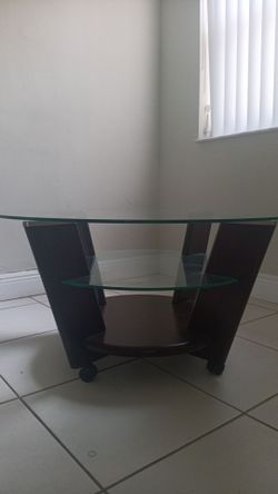Cocktail table