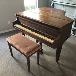 Playtona Baby Grand Piano