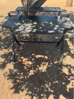 Gaming desk