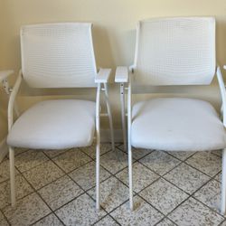Foldable White Mesh Chair 