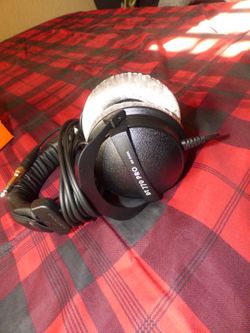 Beyerdynamic DT 770 Pro Studio Headphones