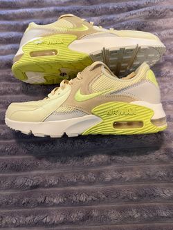 Nike Air Max 90 Sneakers