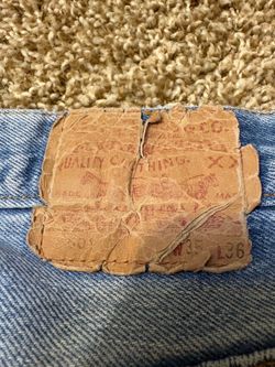 Vintage 1980's Levi's 501 Made In USA Button Fly Light Wash Denim Size 35x36