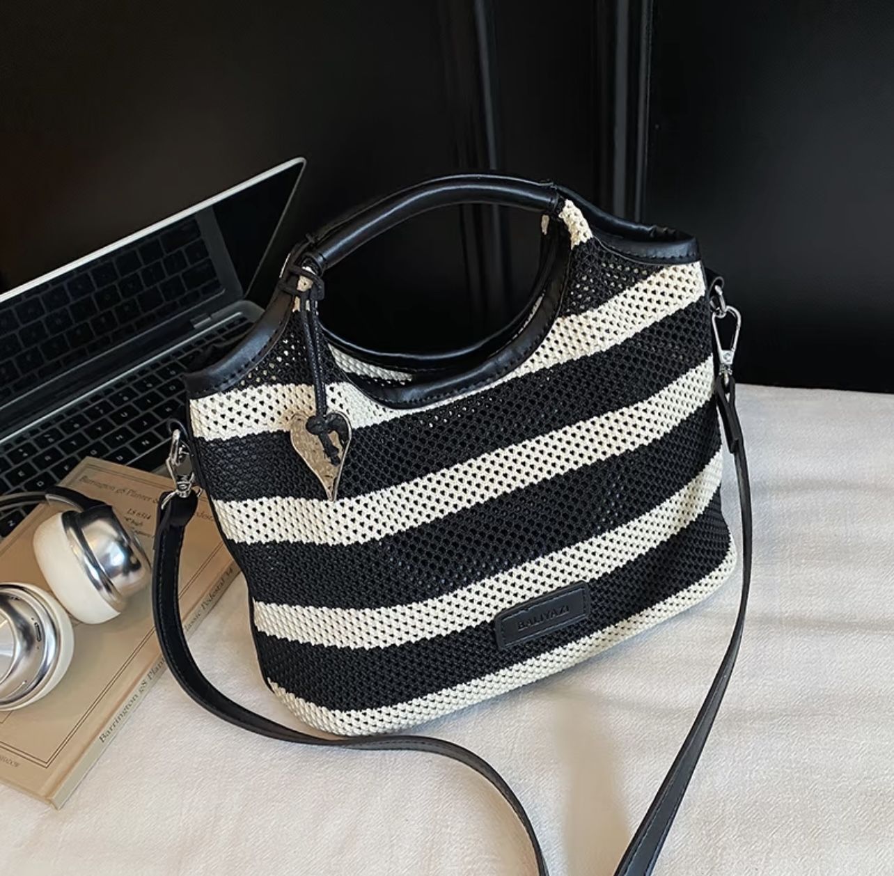 Chic Luxury Crossbody Bag for Women – Stylish Shoulder Bag with Timeless Elegance