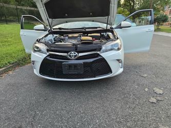 2015 Toyota Camry SE Sedan
