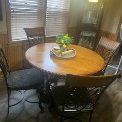 Dining Set With Bakers Rack
