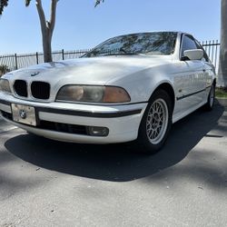 2000 BMW 528i