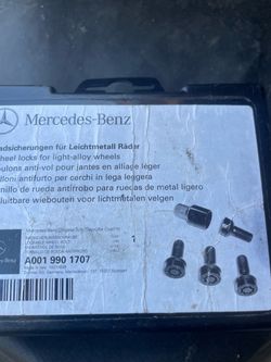 MERCEDES BENZ WHEEL LOCKS